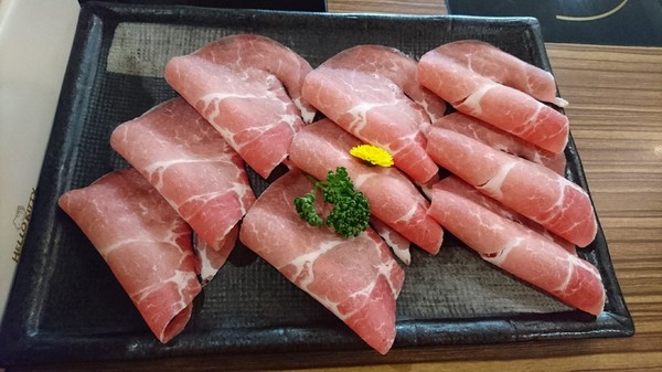 Hello Kitty Shabu Shabu：台北~Hello Kitty Shabu Shabu(忠孝店)~Hello Kitty主題餐廳~夢幻粉紅教主敲口愛~凱蒂貓無所不在超好拍~