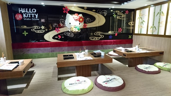 Hello Kitty Shabu Shabu：台北~Hello Kitty Shabu Shabu(忠孝店)~Hello Kitty主題餐廳~夢幻粉紅教主敲口愛~凱蒂貓無所不在超好拍~