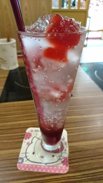 Hello Kitty Shabu Shabu：台北~Hello Kitty Shabu Shabu(忠孝店)~Hello Kitty主題餐廳~夢幻粉紅教主敲口愛~凱蒂貓無所不在超好拍~