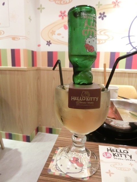 Hello Kitty Shabu Shabu：【台北市忠孝東路4段216巷東區人氣火鍋】Hello Kitty Shabu Shabu和風小火鍋~是Kitty迷的粉絲們絕對一定要來試試!