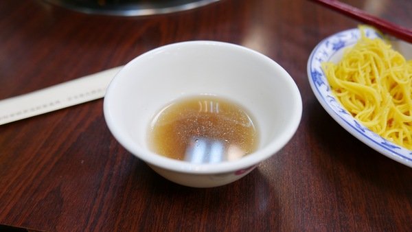 帝王食補紅面薑母鴨(淡水店)：帝王食補(淡水店)~黑色奇雞（烏骨雞）是你熟悉的好味道!黃金麵線和松露雞更是你非嚐不可的美味!