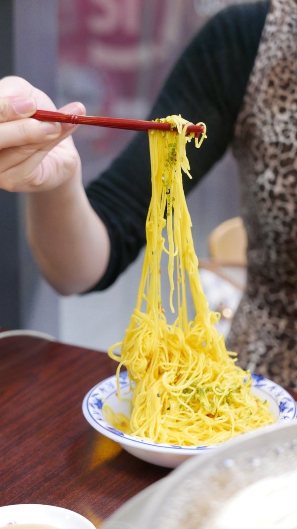 帝王食補紅面薑母鴨(淡水店)：帝王食補(淡水店)~黑色奇雞（烏骨雞）是你熟悉的好味道!黃金麵線和松露雞更是你非嚐不可的美味!