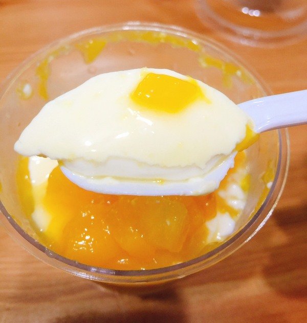 甜蜜品味 so sweet：“甜蜜品味-布丁奶酪”吃了清涼又消暑還有戀愛般的好心情~"黃金光芒"及"真心香草"是噹噹媽的最愛喔!