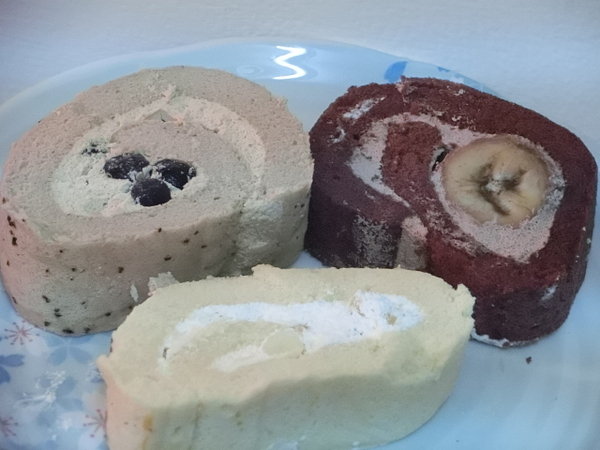 台灣茶奶茶 4℃蛋糕專賣:【食我團eatme宅配美食】台灣茶奶茶4℃蛋糕專賣店的”珍珠奶茶捲”、”香蕉巧克力捲”及”白玉珍珠楓糖蛋糕捲”都超好吃喔!