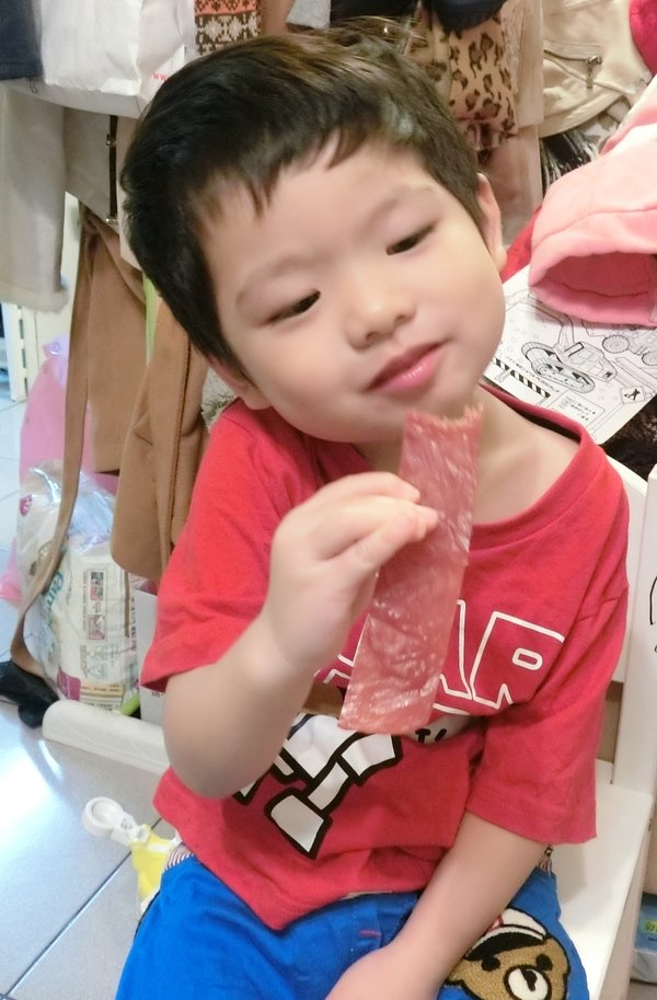 【唯力香食品】肉鬆肉乾專賣店:【網購人氣美食-唯力香】唯力香食品有限公司榮獲國家優良商品金牌獎~肉質鮮美超好吃~還沒吃過他們家蜜汁豬肉乾及豬肉鬆的朋友還不快來試試!