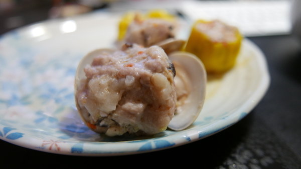 孫家小館：【宅配水餃推薦】孫家廚坊(小館)超大元寶水餃~採用日本沖繩高筋麵粉，絕對有嚼勁且回味無窮~30年來的好味道值得一嚐喔!