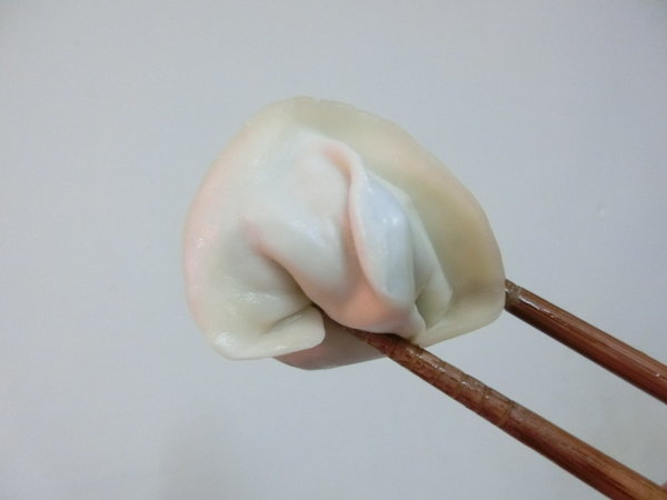 孫家小館：【宅配水餃推薦】孫家廚坊(小館)超大元寶水餃~採用日本沖繩高筋麵粉，絕對有嚼勁且回味無窮~30年來的好味道值得一嚐喔!