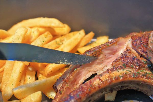 【中和餐廳】Mastro Cafe-超級巨無霸份量的戰斧豬排