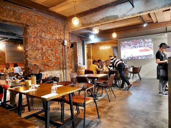 【西門餐酒館】 拉圖爾精釀柴燒餐廳 La Tour Craft Beer %26; Wood Grill #西門町 #低溫舒肥料理 #精釀啤酒 #球賽轉播 (37).JPG