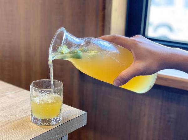 演藝牛鍋(南屯店)：【台中南屯區】演藝牛鍋讓你一次滿足全牛料理 適合三五好友&家庭聚餐 鄰近台中IKEA