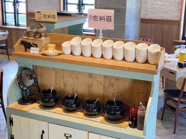 演藝牛鍋(南屯店)：【台中南屯區】演藝牛鍋讓你一次滿足全牛料理 適合三五好友&家庭聚餐 鄰近台中IKEA