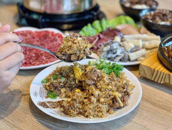 演藝牛鍋(南屯店)：【台中南屯區】演藝牛鍋讓你一次滿足全牛料理 適合三五好友&家庭聚餐 鄰近台中IKEA