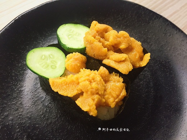 初原壽司：【苗栗竹南】初原壽司以磁浮列車方式送餐，除了科技感外，更增添了許多樂趣！