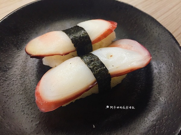 初原壽司：【苗栗竹南】初原壽司以磁浮列車方式送餐，除了科技感外，更增添了許多樂趣！