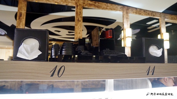 初原壽司：【苗栗竹南】初原壽司以磁浮列車方式送餐，除了科技感外，更增添了許多樂趣！