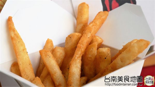 歐巴韓式炸雞 오빠치킨&주먹밥 &김치  台南直營店：【台南市-中西區美食】國華街又一強檔散步小吃『歐巴韓式炸雞 오빠치킨&주먹밥 &김치 台南直營店』甜甜辣辣又帶檸檬的酸香，邊走邊吃超過癮(づ￣ ³￣)づ