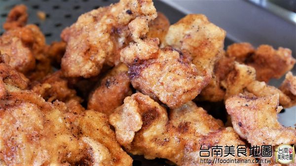 歐巴韓式炸雞 오빠치킨&주먹밥 &김치  台南直營店：【台南市-中西區美食】國華街又一強檔散步小吃『歐巴韓式炸雞 오빠치킨&주먹밥 &김치 台南直營店』甜甜辣辣又帶檸檬的酸香，邊走邊吃超過癮(づ￣ ³￣)づ