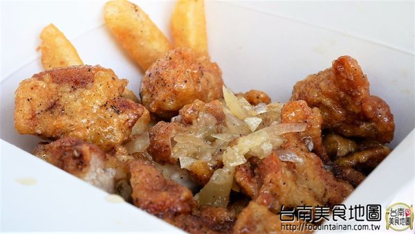 歐巴韓式炸雞 오빠치킨&주먹밥 &김치  台南直營店：【台南市-中西區美食】國華街又一強檔散步小吃『歐巴韓式炸雞 오빠치킨&주먹밥 &김치 台南直營店』甜甜辣辣又帶檸檬的酸香，邊走邊吃超過癮(づ￣ ³￣)づ