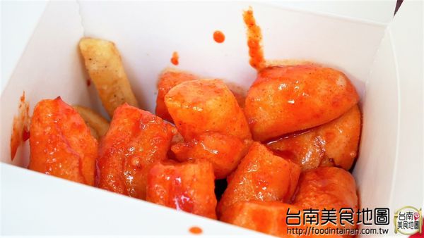 歐巴韓式炸雞 오빠치킨&주먹밥 &김치  台南直營店：【台南市-中西區美食】國華街又一強檔散步小吃『歐巴韓式炸雞 오빠치킨&주먹밥 &김치 台南直營店』甜甜辣辣又帶檸檬的酸香，邊走邊吃超過癮(づ￣ ³￣)づ