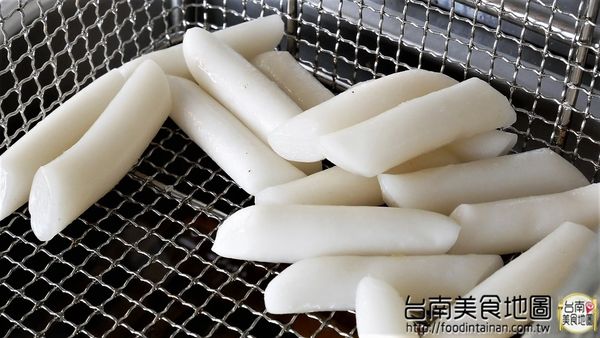 歐巴韓式炸雞 오빠치킨&주먹밥 &김치  台南直營店：【台南市-中西區美食】國華街又一強檔散步小吃『歐巴韓式炸雞 오빠치킨&주먹밥 &김치 台南直營店』甜甜辣辣又帶檸檬的酸香，邊走邊吃超過癮(づ￣ ³￣)づ