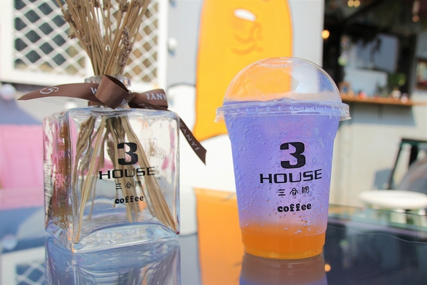 三合院咖啡：【彰化和美景點】3HOUSE三合院咖啡~超療癒彩繪美拍打卡景點，蛋黃哥，豆豆龍，小小兵大集合