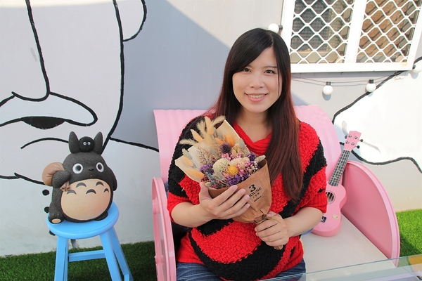 三合院咖啡：【彰化和美景點】3HOUSE三合院咖啡~超療癒彩繪美拍打卡景點，蛋黃哥，豆豆龍，小小兵大集合