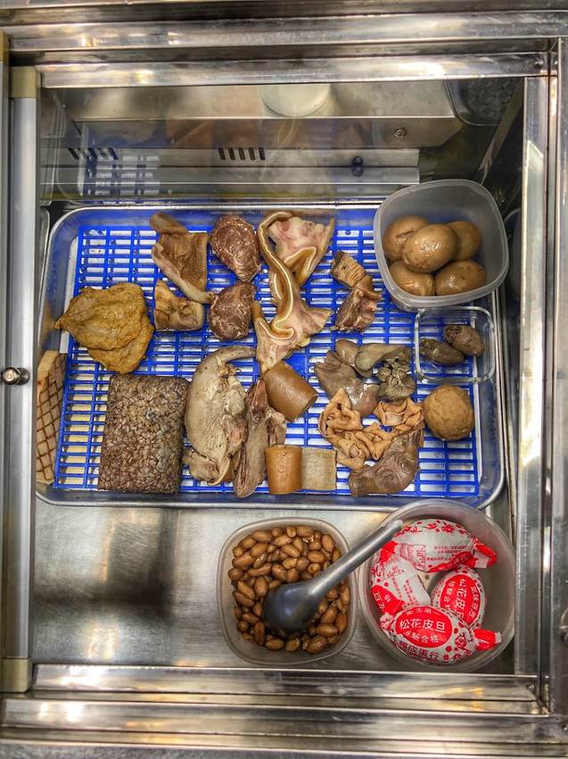 台南北區【天天意麵】新推出隱藏版「鮮蚵意麵」「小卷意麵」新鮮飽滿多汁 每日限量供應售完為止 | 小白只饗ㄔ美食