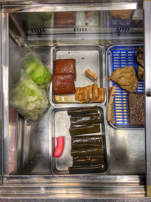 台南北區【天天意麵】新推出隱藏版「鮮蚵意麵」「小卷意麵」新鮮飽滿多汁 每日限量供應售完為止 | 小白只饗ㄔ美食