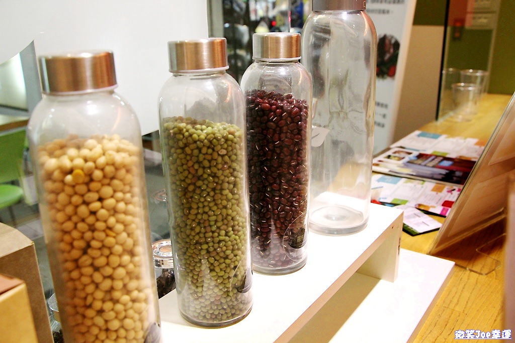 西區|美村路蒝紅綵，芒果抹茶雪花冰吸晴又美味，還有美美的果醬汽泡飲!! - 微笑Joe幸運