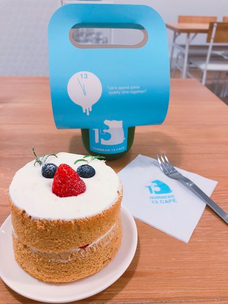 桃園✿numbear 13 cafe✿中原大學旁~ 有可愛外帶杯提把的藍白色系咖啡廳 !