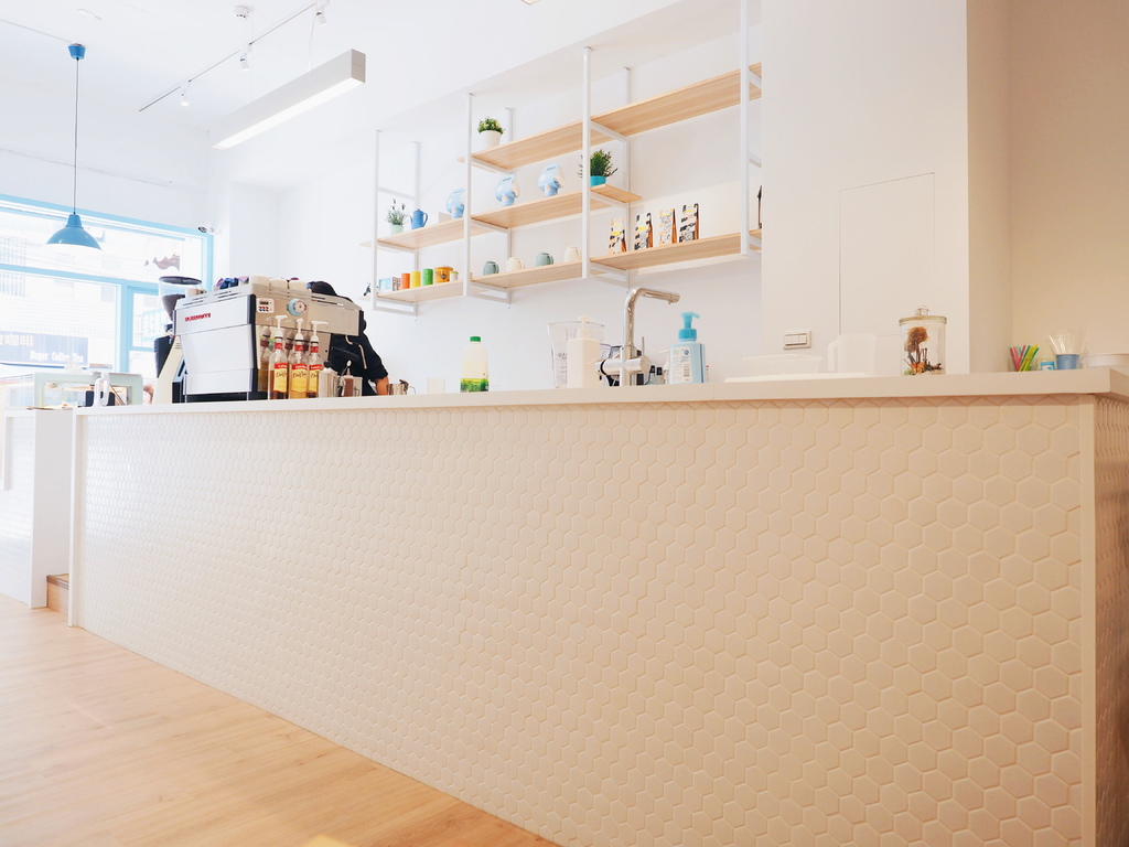 Numbear 13 Café10.jpg