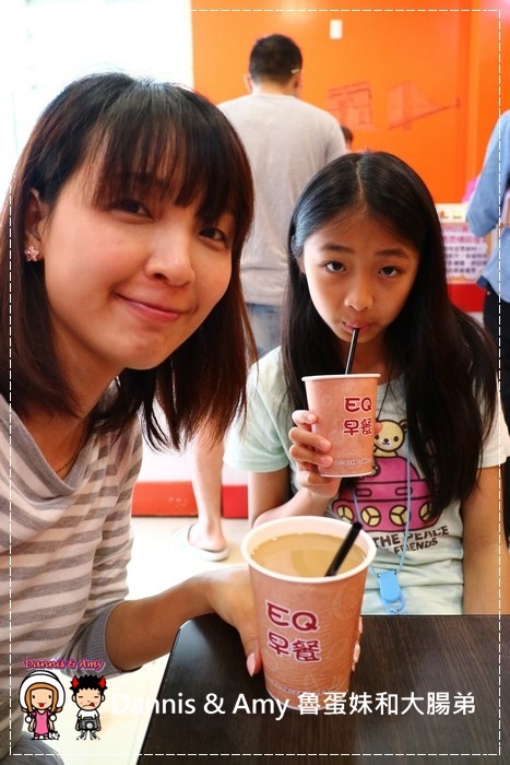 20170619《苗栗頭份美食》EQ早餐。犯規的古巴三明治。創意客家風情鐵板鹹豬肉堡。澎湃蛋捲餅｜健康滿點好吃推薦。頭份國中附近（影片） (2).JPG