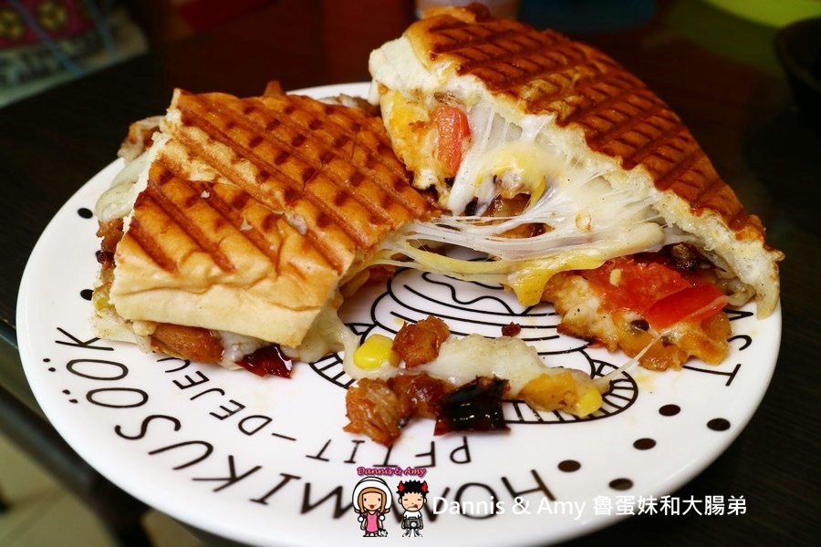 20170619《苗栗頭份美食》EQ早餐。犯規的古巴三明治。創意客家風情鐵板鹹豬肉堡。澎湃蛋捲餅｜健康滿點好吃推薦。頭份國中附近（影片） (8).JPG