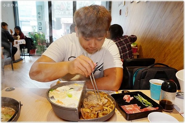 大樂鍋精緻鍋物專賣店：台中南屯』大樂鍋精緻鍋物專賣店║全新造型鍋喜燒，吃肉選鍋隨你搭(白飯、飲料吃到飽)