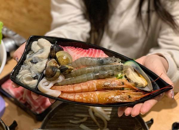 大樂鍋精緻鍋物專賣店：【台中南屯區】平價一鍋一燒推薦 大樂鍋精緻鍋物專賣店