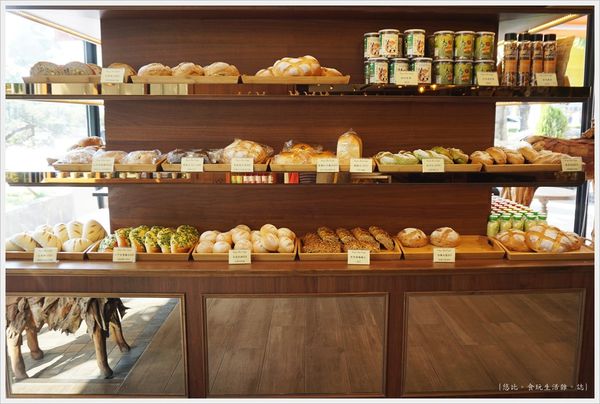 Fatty's崇德店-4-麵包區.JPG Fatty's崇德店-4-麵包區.JPG