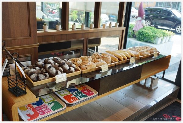 Fatty's崇德店-3-麵包區.JPG Fatty's崇德店-3-麵包區.JPG