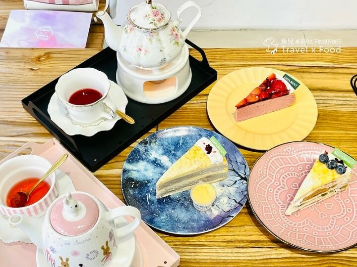 招手甜點控👋 價格平實,不限時甜點店,中原商圈專業級的手作千層蛋糕,呼朋引伴喝午茶,首選MOFA魔法氛子♥️ @魚兒 x 牽手明太子的「視」界旅行