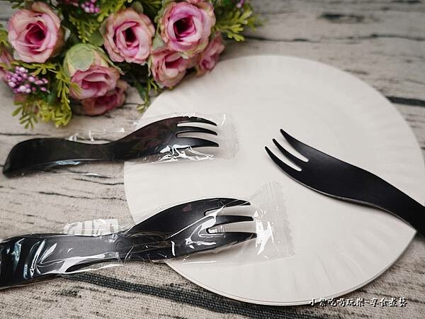 4吋附蛋糕刀、叉盤子-2023魔法氛子甜點.jpg