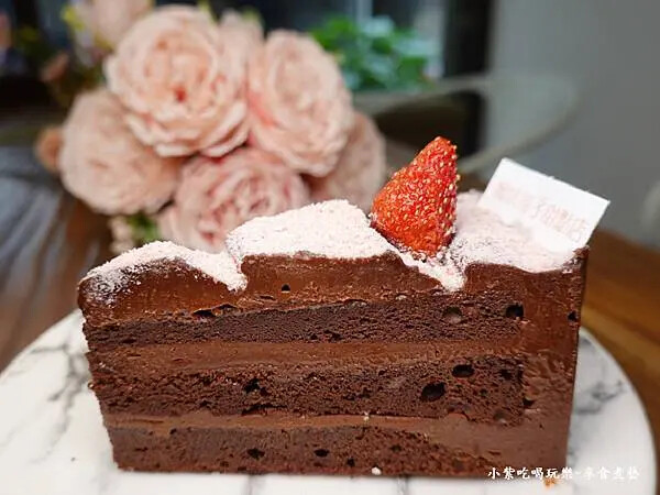 草莓松露蛋糕-2025魔法氛子蛋糕店 (2).jpg