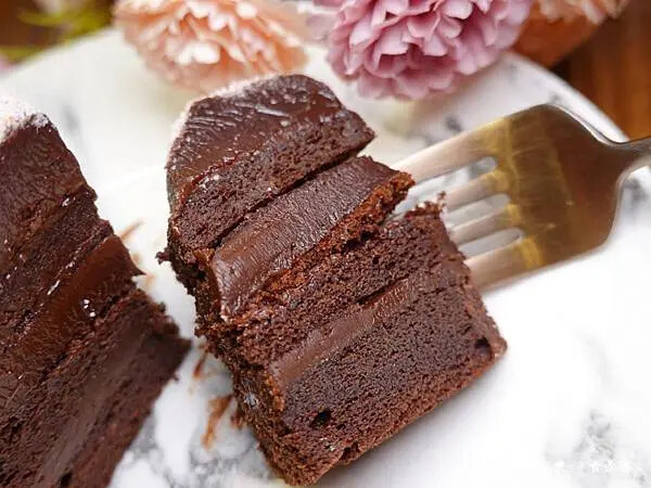 草莓松露蛋糕-2025魔法氛子蛋糕店 (4).jpg