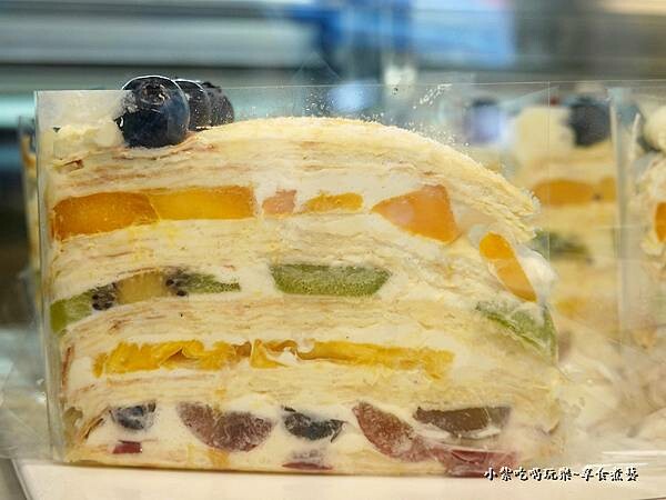 綜合水果千層-2023魔法氛子甜點 (2).jpg