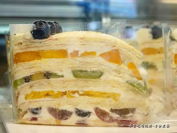 綜合水果千層-2023魔法氛子甜點 (2).jpg