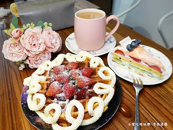草莓鬆餅-2025魔法氛子蛋糕店 (1).jpg