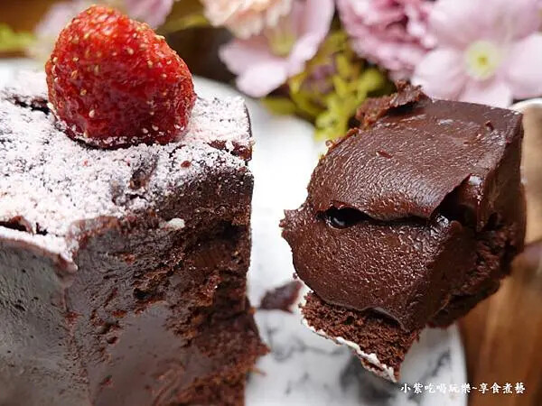 草莓松露蛋糕-2025魔法氛子蛋糕店 (1).jpg