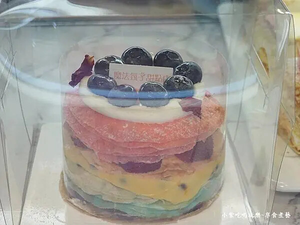 4吋彩虹水果千層蛋糕-2025魔法氛子蛋糕店.jpg