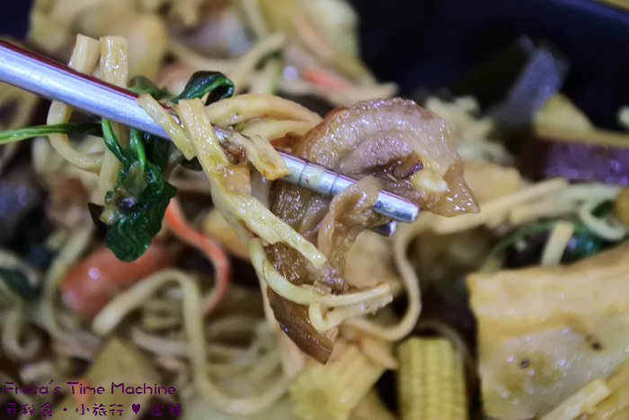 【台南市-東區美食】御膳現炒鹵味★顛覆傳統中藥滷味印象.嚴選食材現炒三杯香.滿足挑剔味蕾兼具色香味／宵夜美食／南紡購物中心