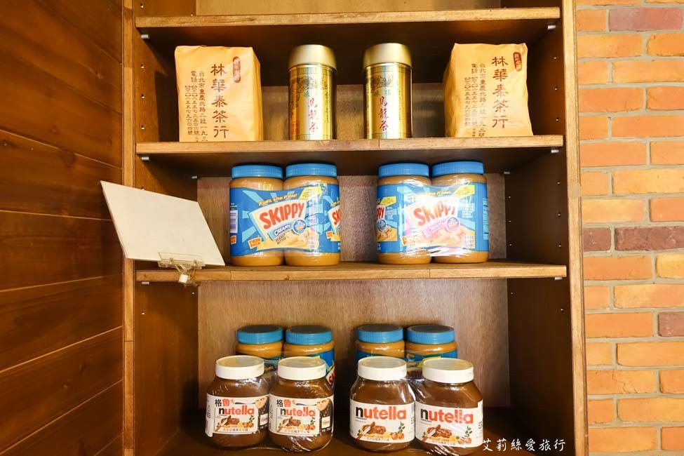 劍潭早午餐》兔司兔司碳烤吐司 傳統古早味炭火燒烤三明治 嚴選林華泰茶葉、天然蔗糖、高大鮮奶 捷運劍潭站士林炭烤吐司 - 艾莉絲愛旅行