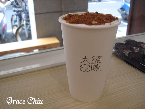 大盜陳 大稻埕 烏魚子奶蓋烏龍 月老奶茶 大盜陳 大稻埕 烏魚子奶蓋烏龍 月老奶茶