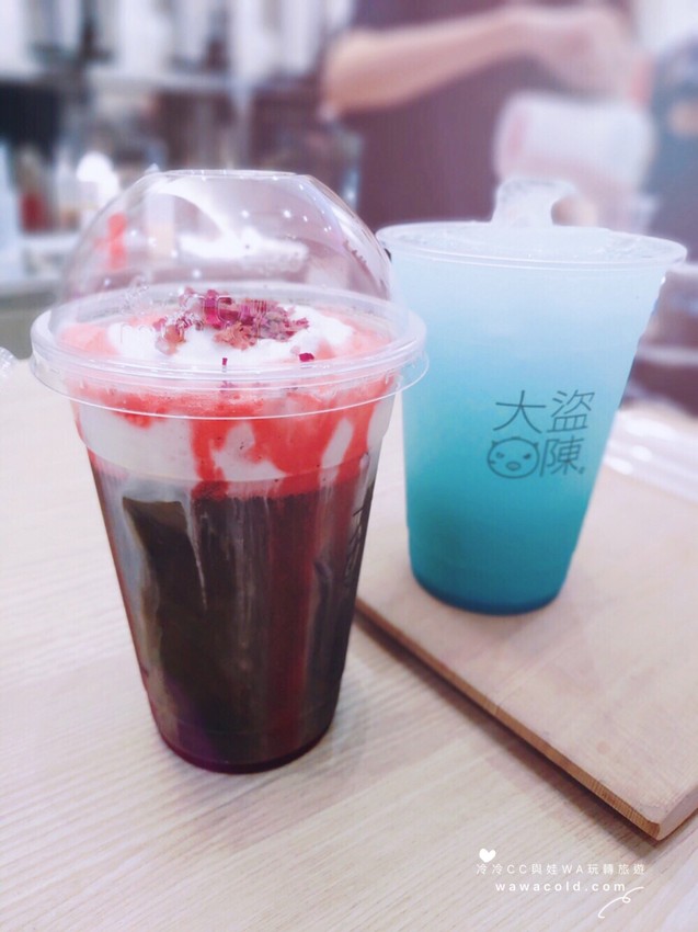 台北 大稻埕 │ 一起漫步百年風華迪化街、喝霞海城隍廟月老加持的大盜陳月老奶茶跟烏魚子奶蓋